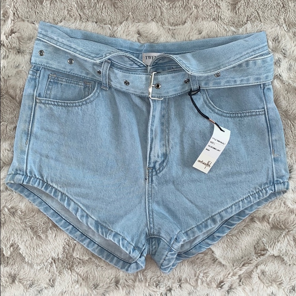 *SOLD* High Waisted Jean Shorts | Large